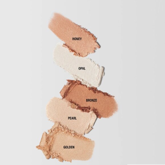 MAKEUP BY MARIO Soft Glow Highlighter in Pearl - Picture 3 of 6